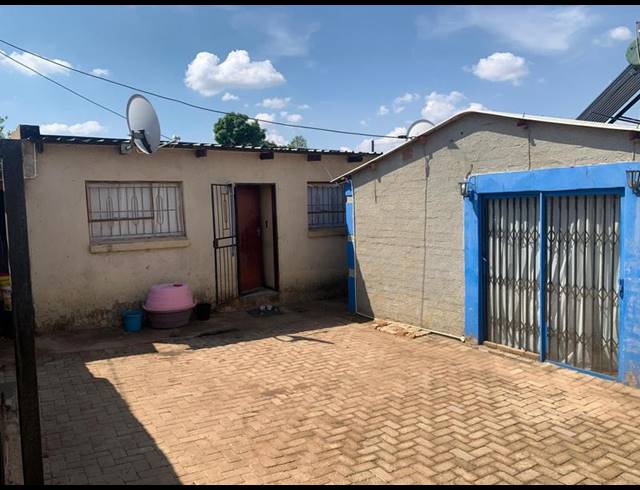 9 BEDROOM HOUSE FOR SALE IN KAALFONTEIN